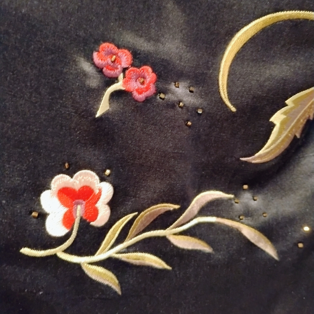 New Silk Skirt from London (US 12) - Picture 6 of 6